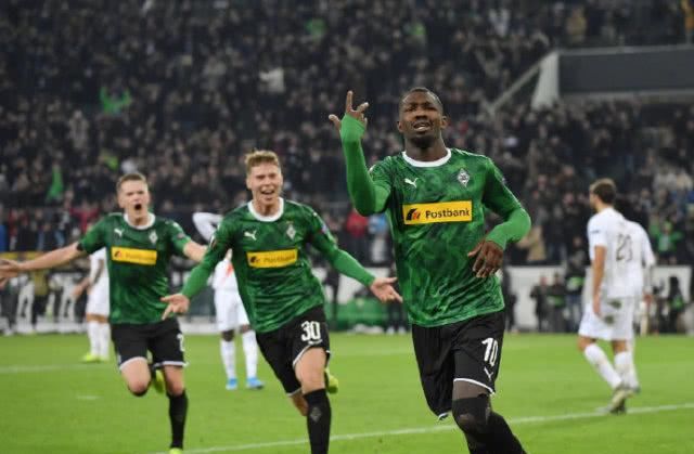 邮报：布莱顿中场博纳诺特即将租借加盟利兹联