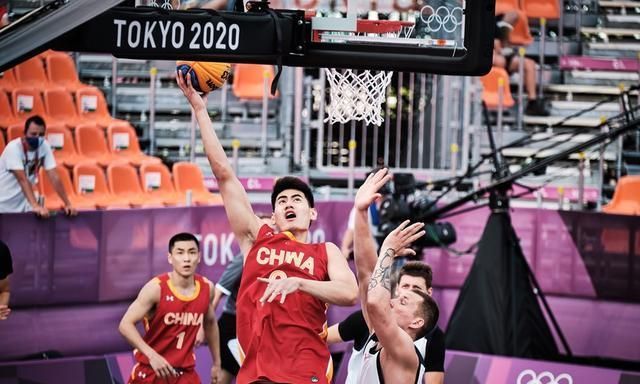 轮次微调与 轮次微调与