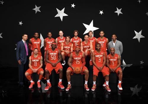 T1主场作战，终结27连胜不可一世的GEN，网友调侃：喜欢选T1？